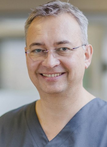 Priv.-Doz. Dr. Sigmar Frank Schnutenhaus MSc
